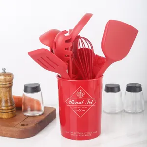 Rotes Silikon Küchenutensilien Set mit Halter, antihaftbeschichtete Kochutensilien für Zuhause.