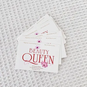 Set di biglietti d'auguri decorativi per cupcake e festa, elegante design floreale.