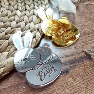 Topper miroir lapin en acrylique gravé au laser, parfait pour fête de Pâques et décoration.
