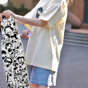 Set di 102 adesivi anime in bianco e nero per decorazione skateboard e custodia