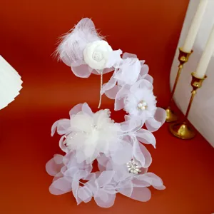 Garniture de gâteau plume camélia blanc décoration de fête perle de luxe ornement floral