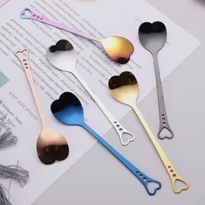 Cuchara de café de acero inoxidable en forma de corazón cuchara de postre colorida