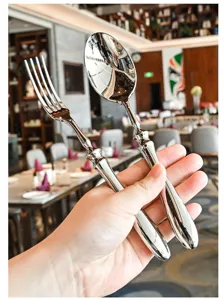 Hochwertiges 304 Edelstahl Besteck Set mit Löffel Gabel und ergonomischem Kürbisgriff.