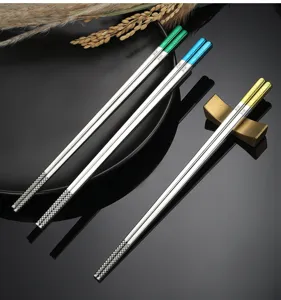 Stainless steel chopsticks details, 316L square metal chopsticks with colorful ends and anti-slip tips.
