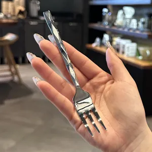 Luxury hotel stainless steel western dessert fork with diamond cut handle, mirror finish.
