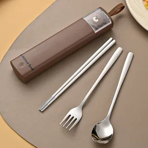 Set de couverts portable avec boîte de rangement ours mignon, cuillère fourchette et baguettes.