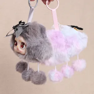 Mignon porte-clés en peluche de dessin animé boîte mystère pendentif duveteux avec grands yeux.