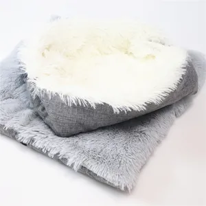 Plush pet bed cat mat soft warm grey white furry pet nest comfortable sleeping bed for winter.