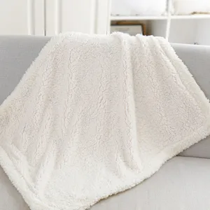Gezellige dikke fleece huisdier deken detail, zacht creme warm materiaal voor hond cat.