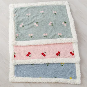 Dubbellaagse dikke huisdierdeken met schattig kersenpatroon, zachte wolkfleece hond kattenmat.