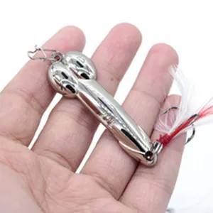 Esche da pesca in metallo con paillettes e amo piumato, spinnerbait realistico per pesca.