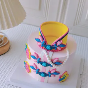 Muttertag Torte Dekoration Qipao chinesischer Stil Kragen Perlen Rosa Party Dessert Dekor