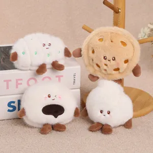 Detalle de colgante de peluche de serie de comida, con caras adorables bordadas y suave.