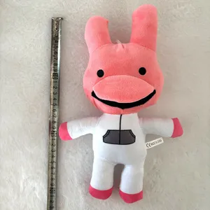 Süßes rosa und weißes Plüschtier Puppe mit Maßband zur Grössenreferenz, Detailansicht.