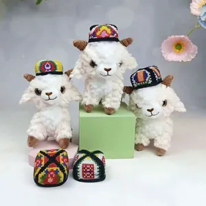 Xinjiang etnische stijl pluche krullend schaap pop speelgoed met kleurrijke geborduurde hoed souvenir
