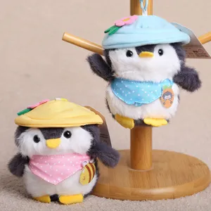 Süßes Cartoon Pinguin Plüschtier Schlüsselanhänger, weiche Stofftier Puppe mit Hut.