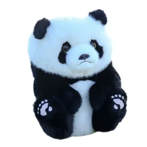 Realistischer Panda Plüschtier sitzendes Stofftier süße Babypuppe Souvenir Geschenk