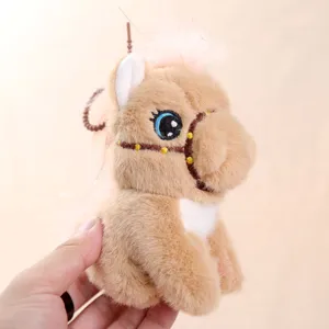 Schattig pluche paard speelgoed met geborduurde details en een zachte manen voor kids.