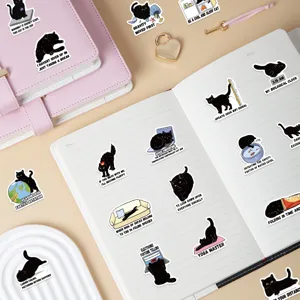 Pack de 50 autocollants étanches chat noir amusants pour carnet, ordinateur et téléphone.