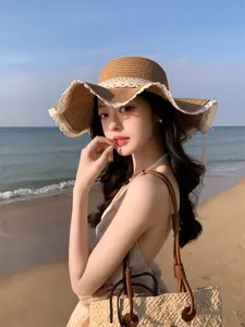 Chapeau de soleil de plage d'été avec bord en dentelle, élégant chapeau de paille pour femme.