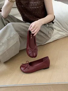 Scarpe basse da donna stile coreano con fiocco e punta spaccata, ballerine comode.