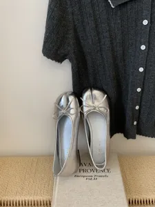 Scarpe basse da ballerina donna con fiocco metallizzato argento punta spaccata stile coreano