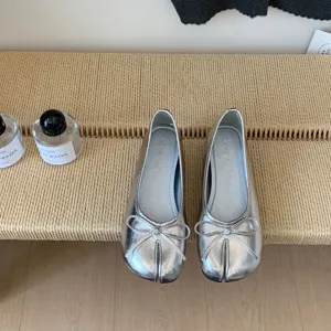Scarpe basse coreane stile dolce con punta divisa e fiocco da donna ballerine suola morbida