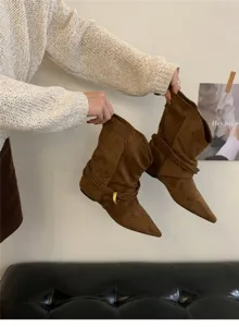 Stivali slouchy marroni in camoscio a punta stivali western donna autunno moda chic