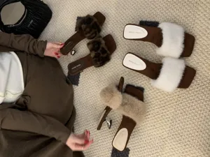 Zapatillas esponjosas elegantes francesas de punta cuadrada abierta para mujer, estilo.