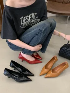 Detailed view of women pointed toe kitten heel pumps in multiple stylish colors for work and daily wear.