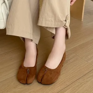Chaussures plates fendues pour femme en daim marron décontractées élégantes et très chic