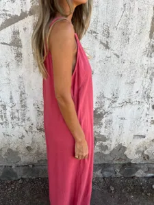 Solid color sleeveless casual women's jumpsuit, loose fit linen summer romper for daily wear.