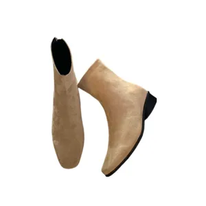 Bottines femme en suédine kaki bout carré talon épais élégantes pour la saison d'automne.
