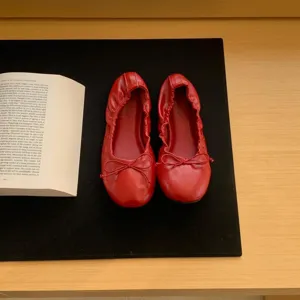 Rode vrouwen ballerina's ronde neus instapper zachte lederen schoenen vrijetijd
