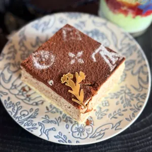 Topper per torta in acrilico fiore dorato per decorazione dessert, stile squisito ed elegante.