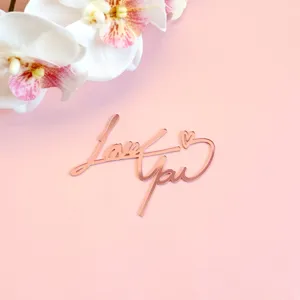 Cake topper Love You en acrylique or rose decoration de gateau saint valentin style romantique