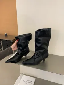Botines negros de punta con tacón kitten para mujer, botas slouchy elegantes estilo francés.