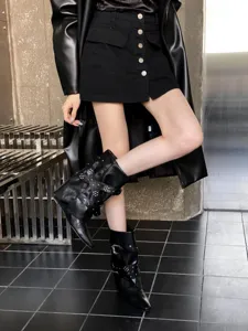 Bottines élégantes à bout pointu pour femme avec boucle, chaussures automne hiver.