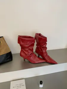 Botas rojas puntiagudas slouchy mujer tacón kitten dobladas elegantes zapatos de moda