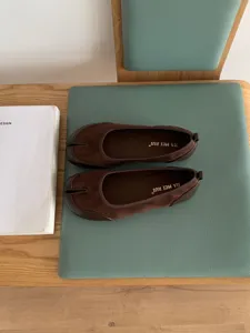 Scarpe basse Mary Jane marroni francesi con punta divisa suola morbida da donna casual
