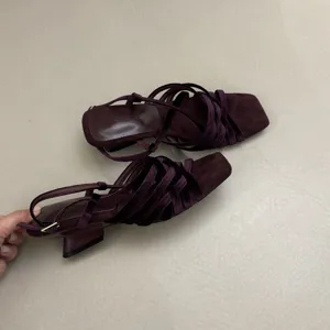 Women purple velvet strappy block heel sandals square toe open toe elegant fashion shoes