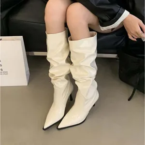 Botas altas blancas de mujer slouchy con tacón alto y punta fina para el otoño chic