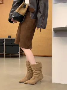 Botas slouchy mujer punta afilada tacón kitten moda otoño botines de ante elegante.