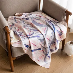 Luxus Seidentuch quadratisch mit elegantem Pferdegeschirr Print und Kettenmuster, Damenschal.