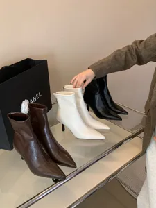 Botines tacon de aguja punta fina mujer moda elegante otono invierno zapatos muy chic