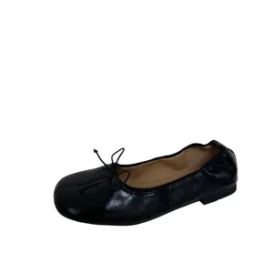 Black flat ballet shoes for women, vintage shallow mouth casual daily wear slip-on flats.