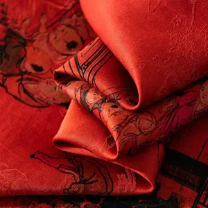 Vue détaillée de tissu jacquard en soie lourde de luxe avec de superbes motifs traditionnels.