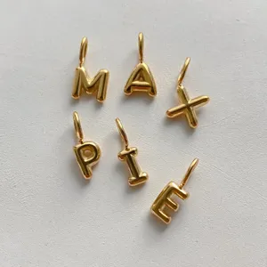 Ciondolo lettera bolla 3D dorato lucido liscio alfabeto accessori per gioielli fai da te.