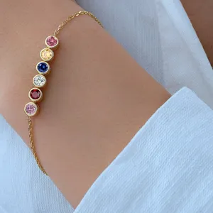 Κομψό χρυσό βραχιόλι αλυσίδας με πολύχρωμες στρογγυλές πέτρες στραζ για καθημερινή χρήση.