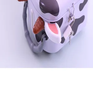 Jolie tirelire de dessin animé pour enfants, boîte à monnaie créative avec serrure et poignée.